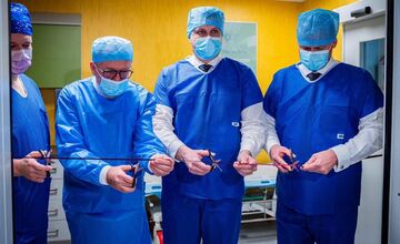 FOTO: Univerzitná nemocnica Bratislava má nové Urologické oddelenie na rozbíjanie močových kameňov