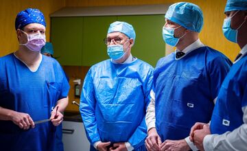 FOTO: Univerzitná nemocnica Bratislava má nové Urologické oddelenie na rozbíjanie močových kameňov