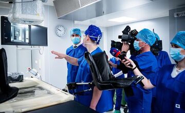 FOTO: Univerzitná nemocnica Bratislava má nové Urologické oddelenie na rozbíjanie močových kameňov