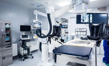 FOTO: Univerzitná nemocnica Bratislava má nové Urologické oddelenie na rozbíjanie močových kameňov