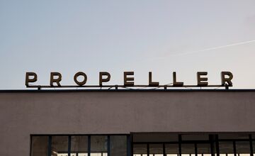 FOTO: Ikonický Propeller na nábreží Dunaja hľadá nájomci