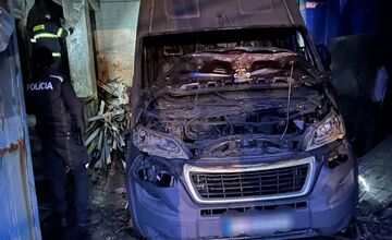 FOTO: Požiar garáže v Petržalke