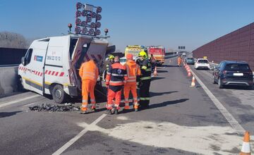 FOTO: Auto narazilo do diaľničnej patroly