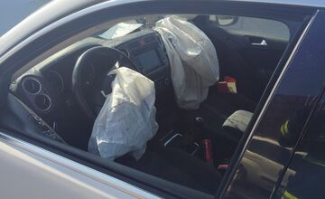 FOTO: Auto narazilo do diaľničnej patroly