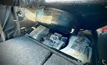 FOTO: Polícia zadržala muža, ktorý pašoval 9 kíl kokaínu