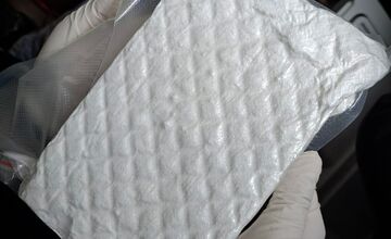 FOTO: Polícia zadržala muža, ktorý pašoval 9 kíl kokaínu