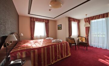 FOTO: Glváčov hotel v rakúskych Alpách