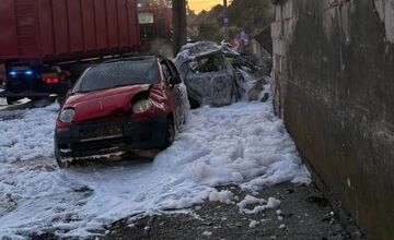 FOTO: Vo Veľkom Bieli zhoreli tri autá