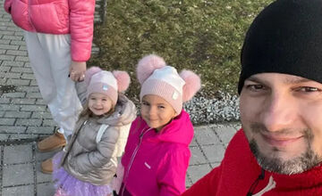 FOTO: Pri tragickej nehode pri Ľupči prišli o dcéru, druhá sa ťažko zranila. Rodine prispeli v zbierke stovky ľudí