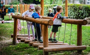 FOTO: Staré Mesto obnovilo ihrisko aj verejný priestor na Záhrebskej  