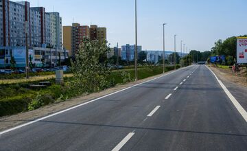 FOTO: Novú križovatku na Jantárovej ceste konečne otvorili