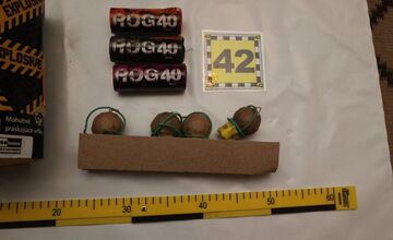 FOTO: Polícia zadržala muža, ktorý prenasledoval študentky z Ekonomickej univerzity v Bratislave. Toto našla u neho doma