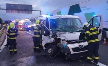 FOTO: Vážna nehoda na D2