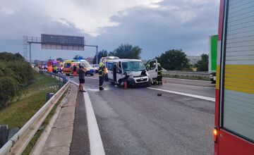 FOTO: Vážna nehoda na D2