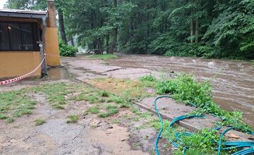 FOTO: Extrémne počasie sužuje aj Česko, detské tábory museli predbežne ukončiť