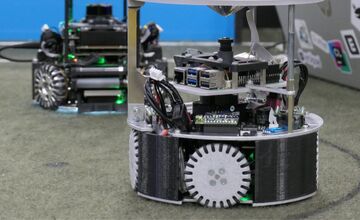 FOTO: Bratislavskí matematici a robotici porazili svetové esá