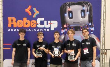 FOTO: Bratislavskí matematici a robotici porazili svetové esá