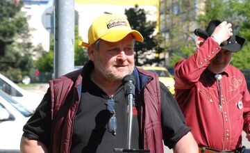 FOTO: Dúbravčania prišli o kolegu, priateľa a dušu mestskej časti Ľuba Navrátili