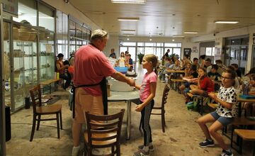 FOTO: Dúbravčania prišli o kolegu, priateľa a dušu mestskej časti Ľuba Navrátili