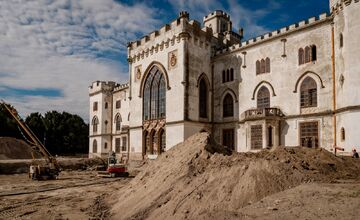 FOTO: Rekonštrukcia kaštieľa v Rusovciach