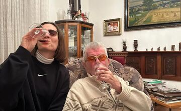 FOTO: Lucia Hlaváčková so svojím dedkom Oldom Hlaváčkom