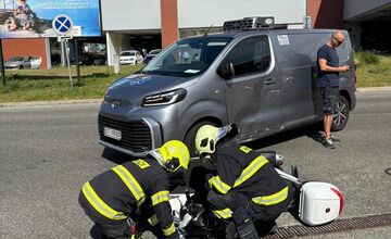 FOTO: Nehoda motorky a dodávky na Lamačskej ceste