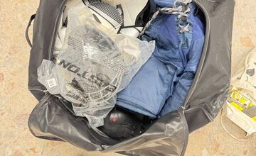 FOTO: Muž chytil zlodeja s taškami plnými lupu