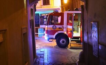 FOTO: Požiar na Baštovej ulici v Starom Meste