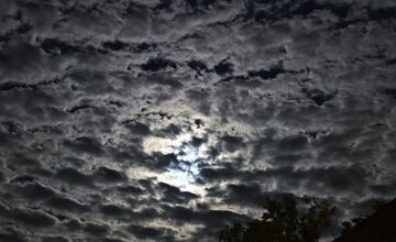 FOTO: Zatmenie mesiaca na Zámku Šimák v Pezinku