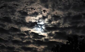 FOTO: Zatmenie mesiaca na Zámku Šimák v Pezinku