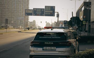 FOTO: Bomba v Skyparku na Nivách