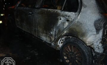 FOTO: Zhorené autá na Osuského ulici