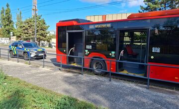 FOTO: Ružinov zobudil bombový poplach. Chren poslal odkaz „dobrodincovi“