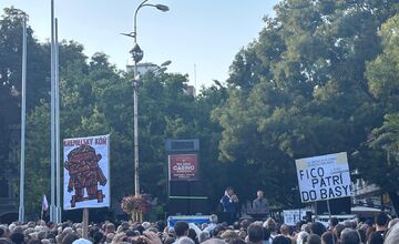 FOTO: Protest Alojza Hlinu, Nikitu Slováka a Mieru Ukrajine