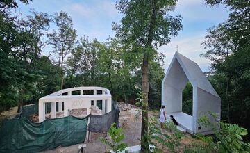 FOTO: Osvietená bratislavská kalvária