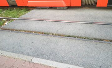 FOTO: Nehoda na Račianskej ulici, električka zrazila chlapca