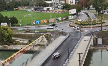 FOTO: Už čoskoro otvoria most na Hradskej