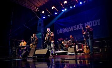 FOTO: Dúbravské hody ohúrili svojou atmosférou. Pozrite sa, ako vyzerali