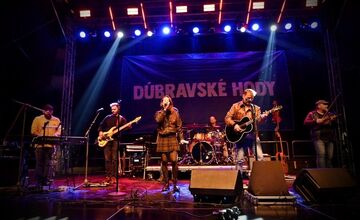 FOTO: Dúbravské hody ohúrili svojou atmosférou. Pozrite sa, ako vyzerali