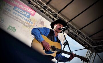 FOTO: Dúbravské hody ohúrili svojou atmosférou. Pozrite sa, ako vyzerali