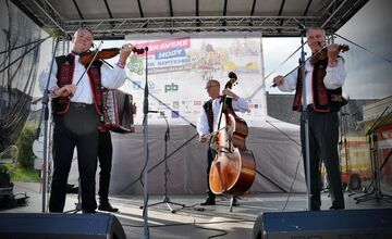 FOTO: Dúbravské hody ohúrili svojou atmosférou. Pozrite sa, ako vyzerali
