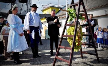 FOTO: Dúbravské hody ohúrili svojou atmosférou. Pozrite sa, ako vyzerali