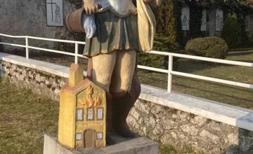 FOTO: Sucha svätého Floriána sa vrátila do Sološnice, získala nový šat