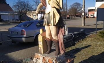 FOTO: Sucha svätého Floriána sa vrátila do Sološnice, získala nový šat