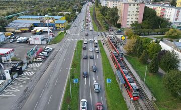 FOTO: Kolóny na Račianskej spôsobila zmena svetelnej signalizácie pre električky
