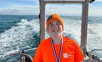 FOTO: 13-ročný Marko z Bratislavy preplával La Manche ako najmladší Slovák