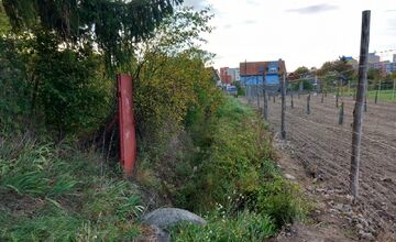 FOTO: Nelegálny plot v Rači