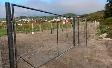 FOTO: Nelegálny plot v Rači