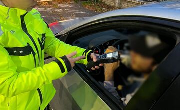 FOTO: Sobotňajšia policajná kontrola zameraná na taxikárov a „tuningových“ vozidiel