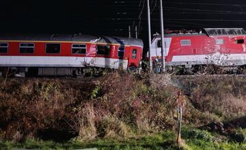 FOTO: Zrážka vlakov pri Pezinku